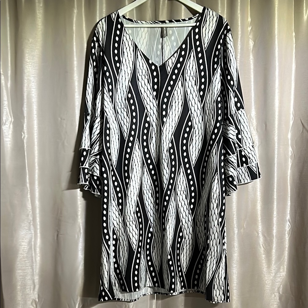 Black and White Sheath Dress with Dolman Sleeves